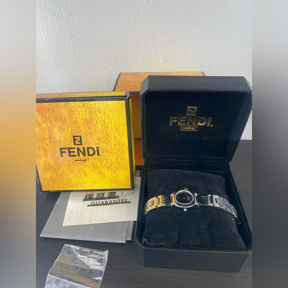 Authentic Fendi silver& Black Luxury Watch with Box and extra links